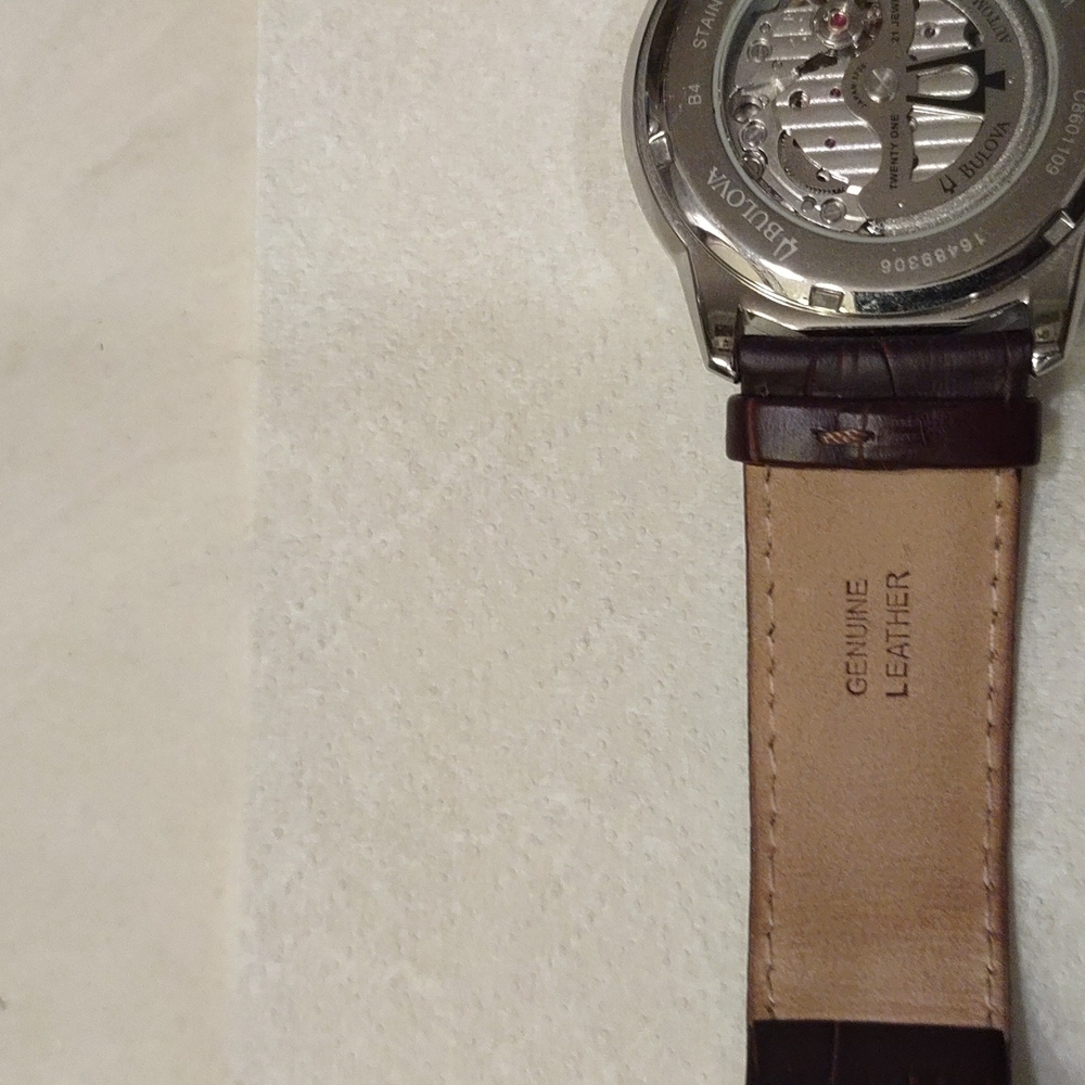 Bulova Timepiece - Picture 4 of 8